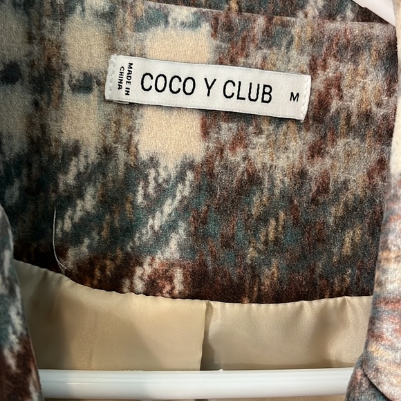 Coco Y Club medium lined plaid blazer.  Very soft, washable & non wrinkle - Picture 3 of 6